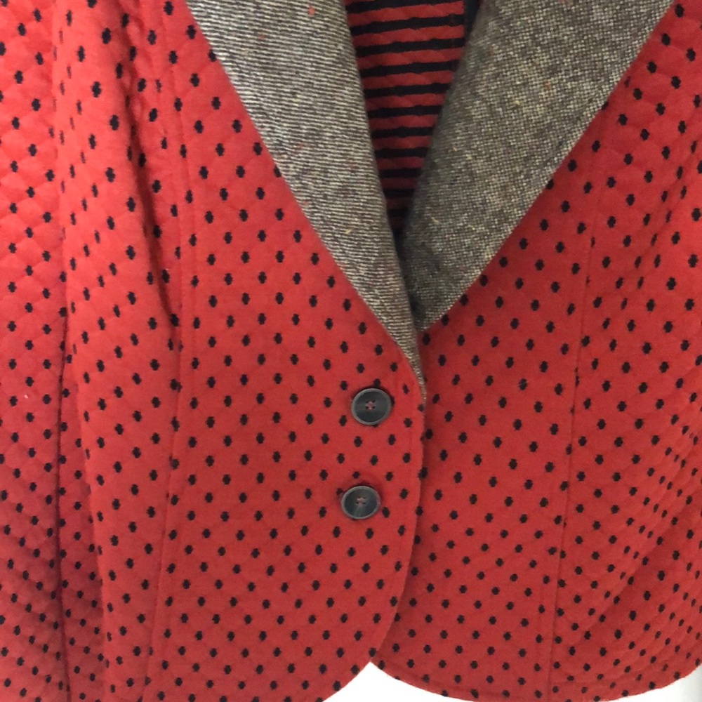 Buttoned jacket - Picture 2 of 3